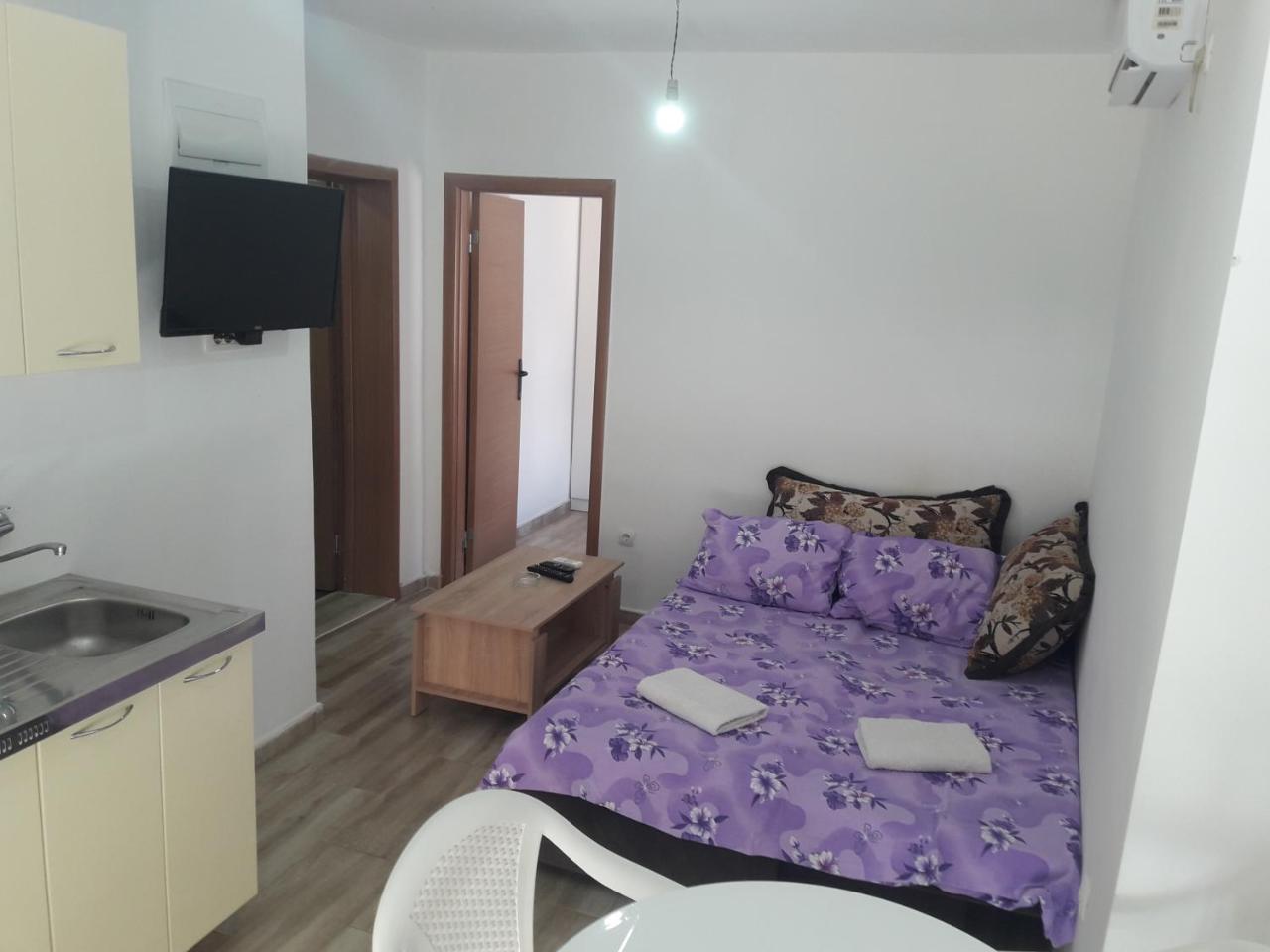 Apartment Perutovic Sutomore Exterior foto