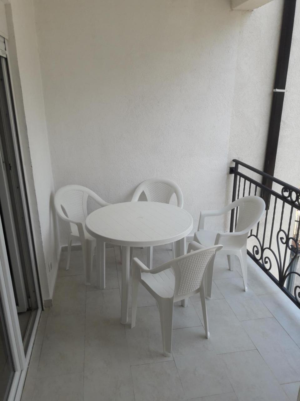 Apartment Perutovic Sutomore Exterior foto