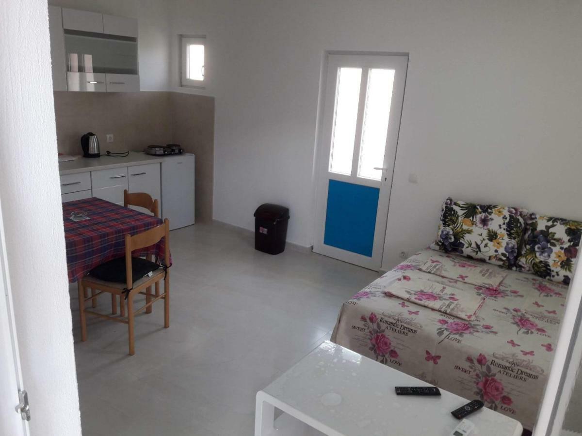 Apartment Perutovic Sutomore Exterior foto